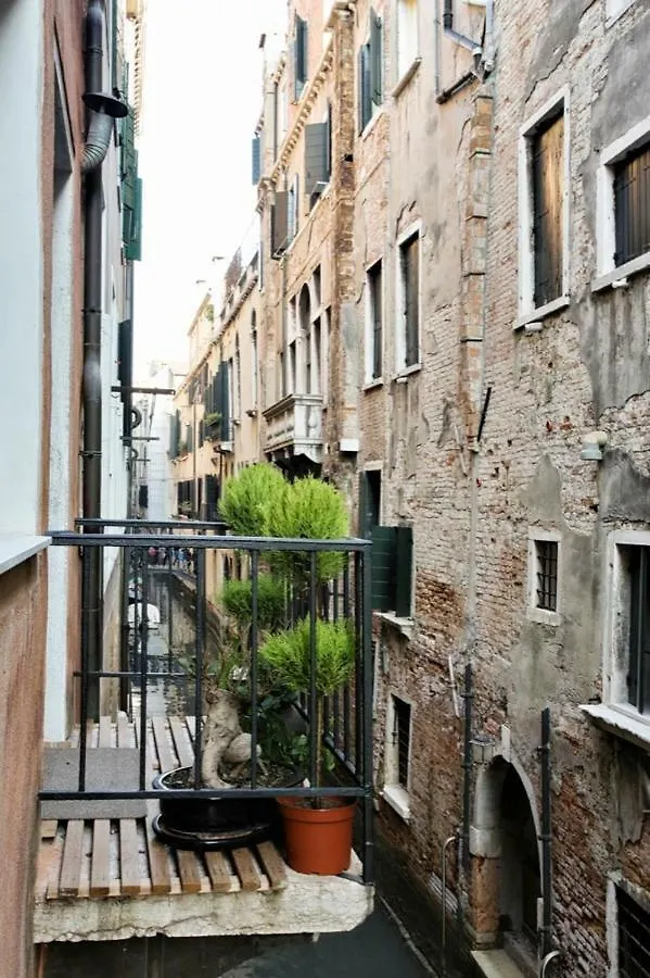 شقة البندقية  في Gran Duca Sforza 0*,